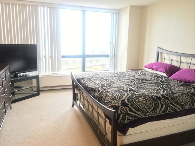 Bedroom - 5415 Sheridan N Rd