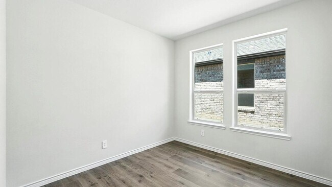 Building Photo - Welcome to this stunning 4-bed, 2-bath home with flex space, style, and comfort throughout!
