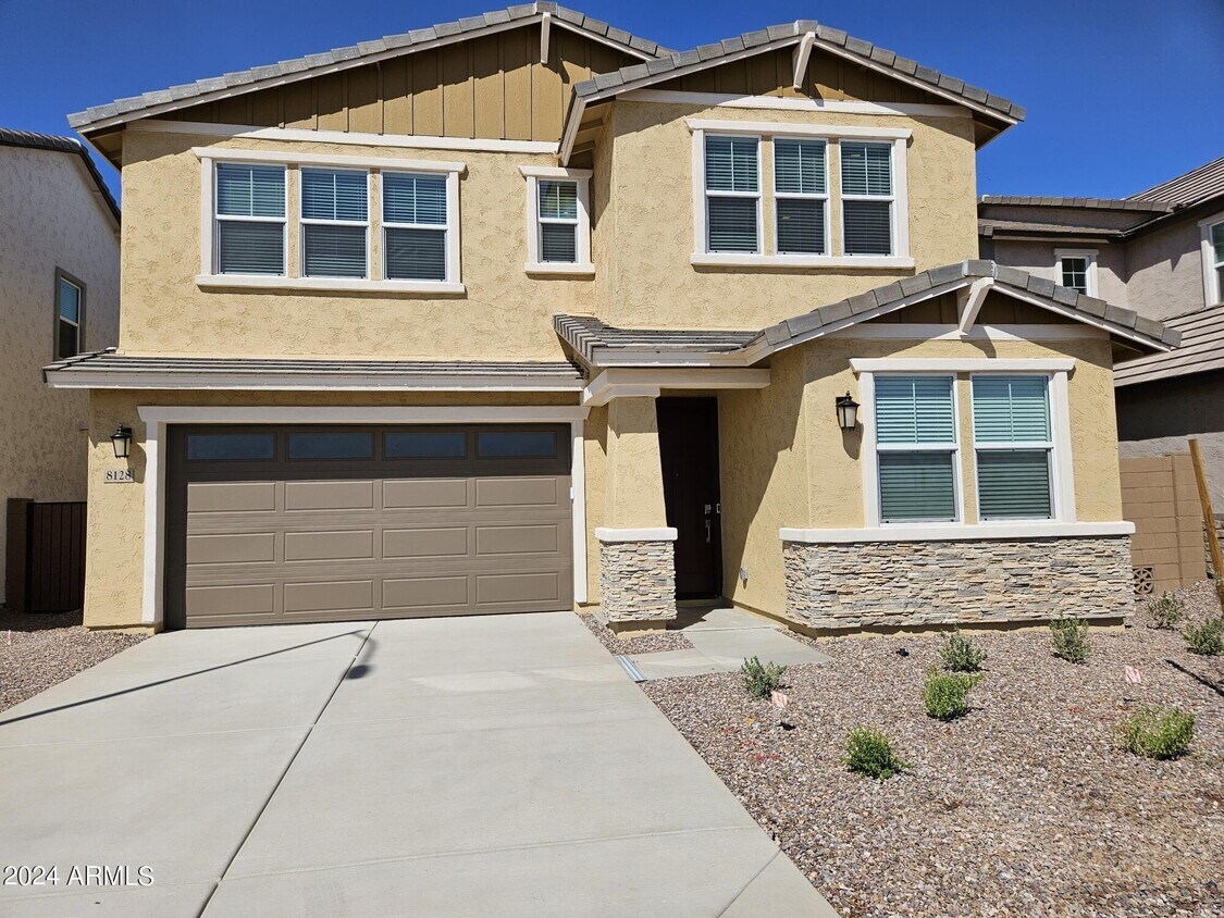 Foto principal - 8128 E Petunia Ave