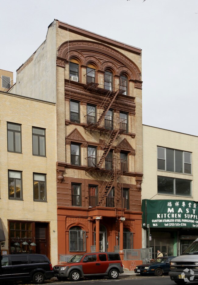 Building Photo - 163 Chrystie St
