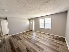 Building Photo - 5941 Raytown Rd