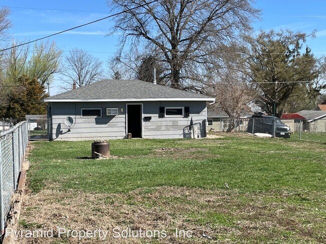 Foto del edificio - 2 br, 1 bath House - 908 E Anson St