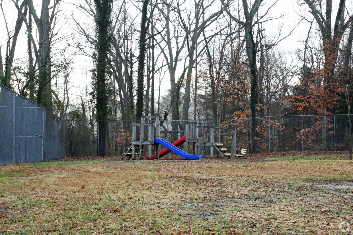 Playground - Woods Edge Apartments