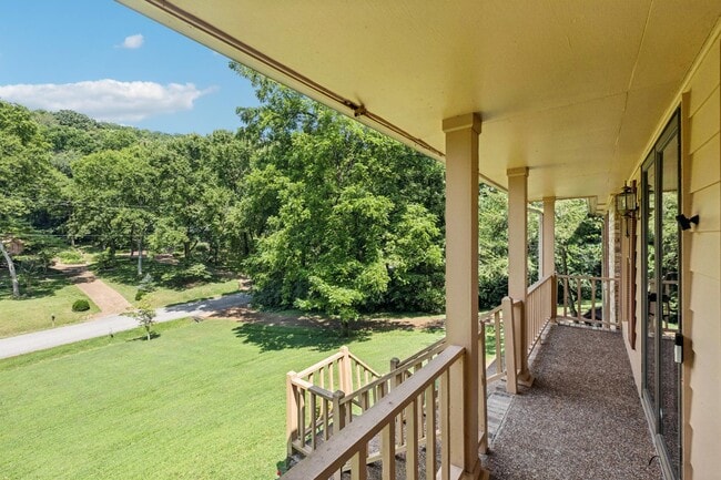 Foto del edificio - 1972 Sunnyside Dr