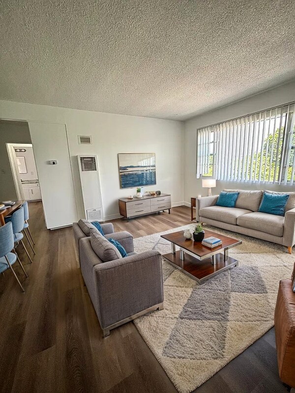 Foto principal - 9361 Cellini Ave