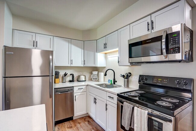 Foto del edificio - 1217 E Wilson St