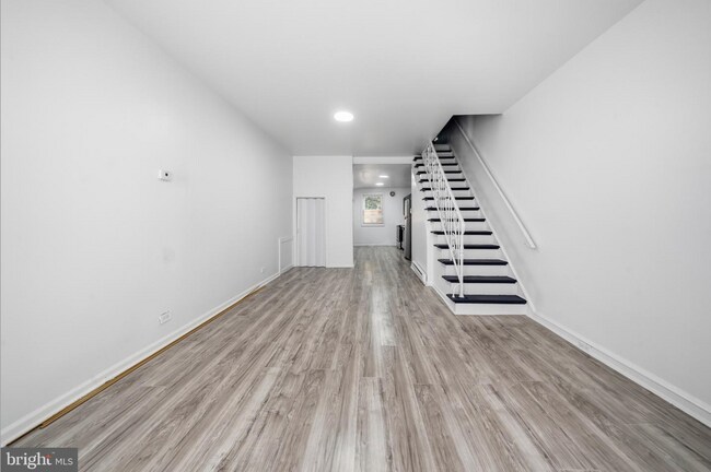 Foto del edificio - 2062 E Stella St