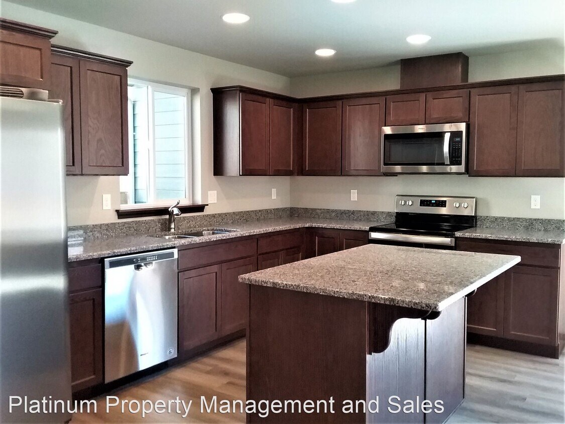 Foto principal - 3 br, 2.5 bath House - 422 S Kansas Loop