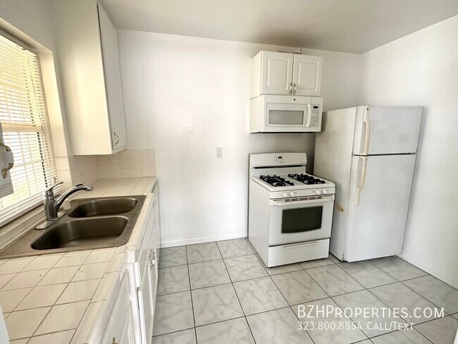 Building Photo - Cute Chic 1Bedroom 1Bathroom In Prime West...
