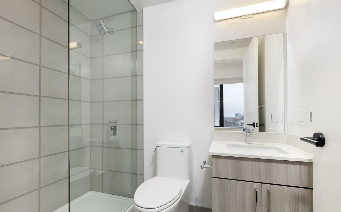 Building Photo - 579 Wedgewood Dr