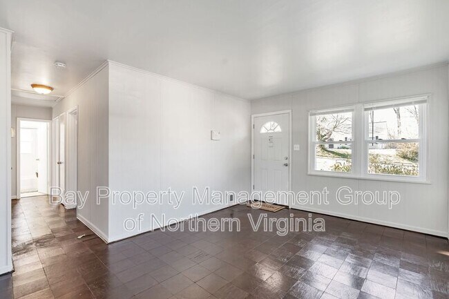 Building Photo - 7425 Paxton Rd