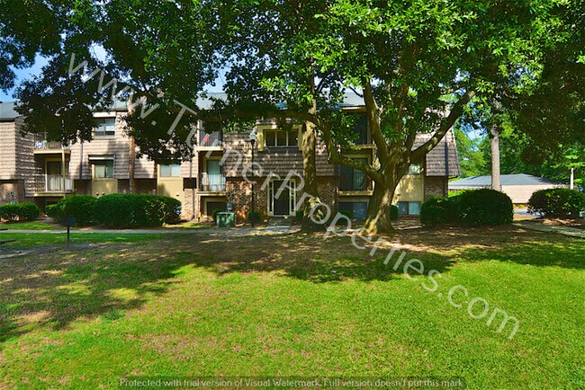 Building Photo - 411 Old Manor Rd