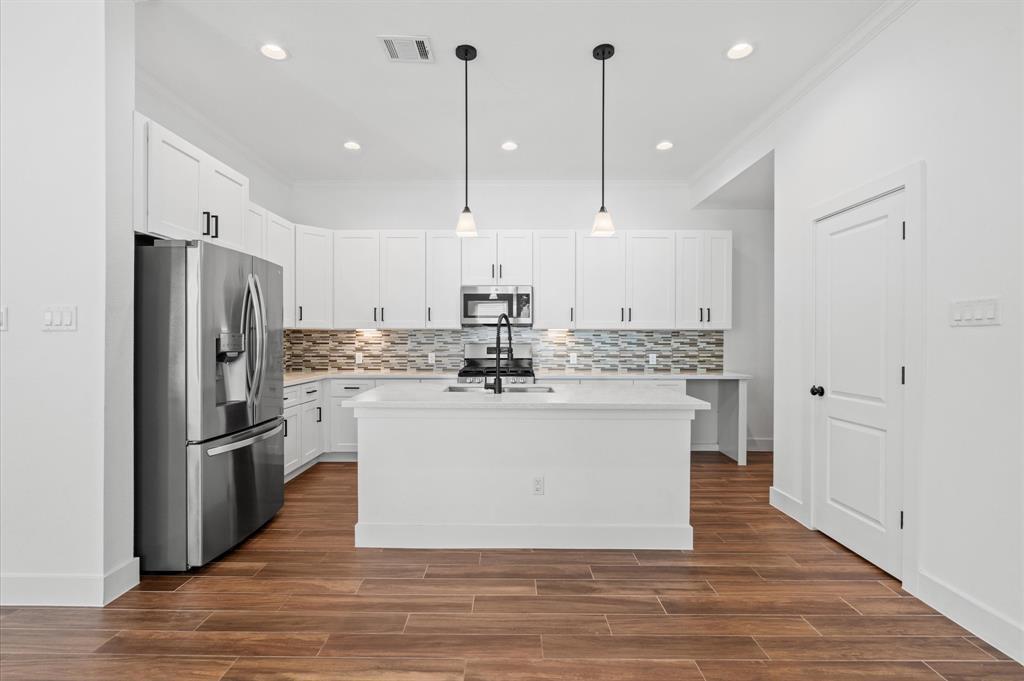 Foto principal - 13415 Scott St