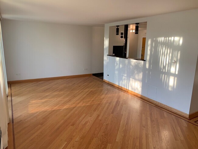 Building Photo - 9009 Golf Rd