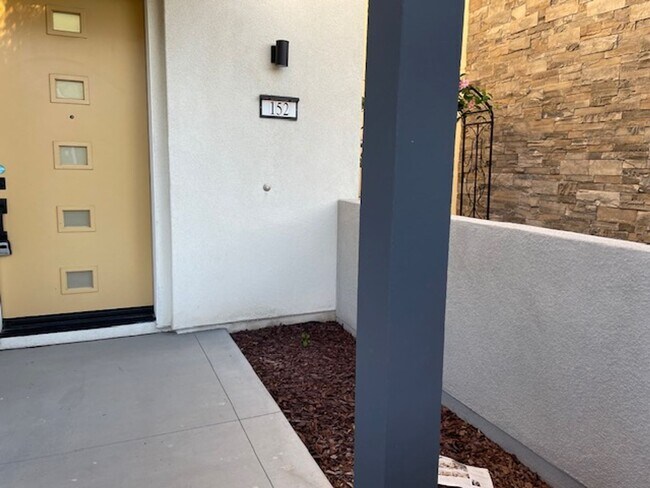 Foto del edificio - Stunning 3 bedroom 3 bath home in the Grea...