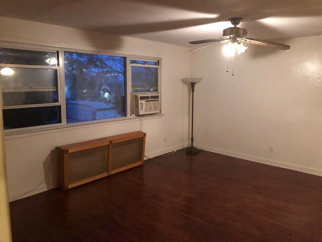Building Photo - 5207 Avenue T