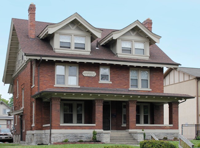Building Photo - 58 E 12th Ave