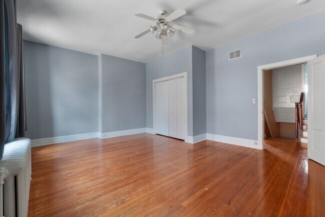Foto del edificio - 817 N Howard St