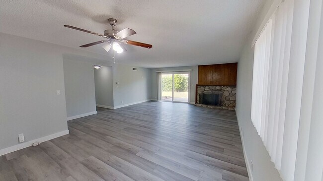 Building Photo - Beautiful Remodeled Four Bedroom Home in G...