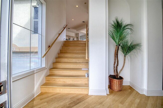 Foto del edificio - 131 Sands Pt Dr