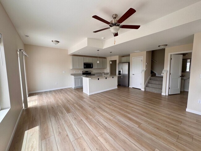 Foto del edificio - New Construction 3 Bedroom Townhome in University Park