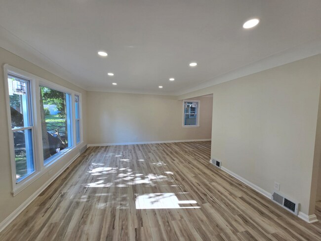 Foto del edificio - 2300 Wrenford Rd