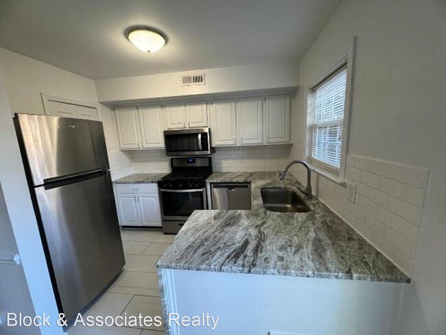 Building Photo - 2 br, 1.5 bath House - 3735 Jamestown Circle