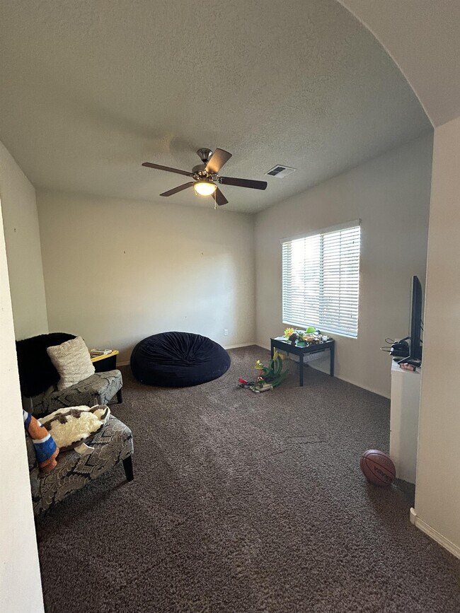 Building Photo - 9504 Stone Ridge Dr NW