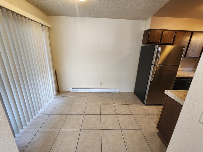 Foto del edificio - 1214 E 3rd St