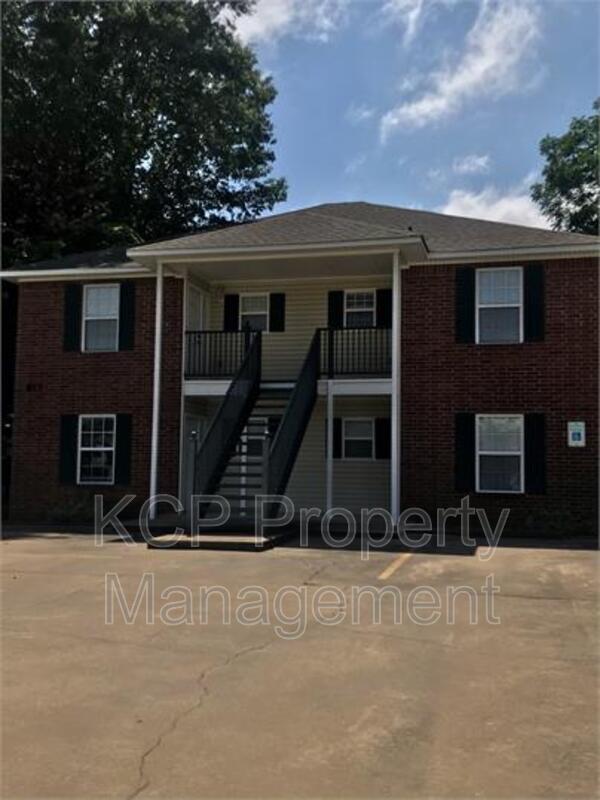 Foto principal - 815 N 48th St