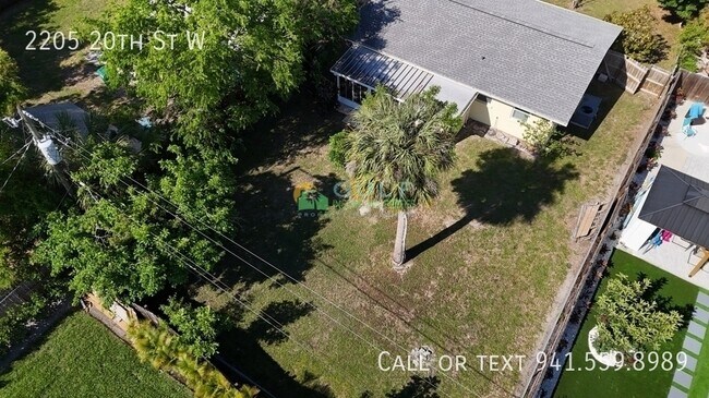 Photo - 2205 20th St W House