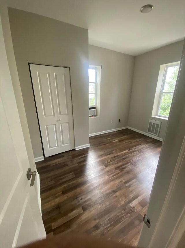 Foto del edificio - 1470 N 52nd St