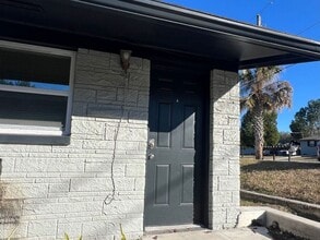 Building Photo - 9318 Grandfield Rd