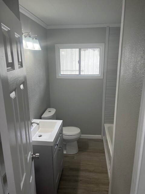 Building Photo - 7 E Sunset Dr