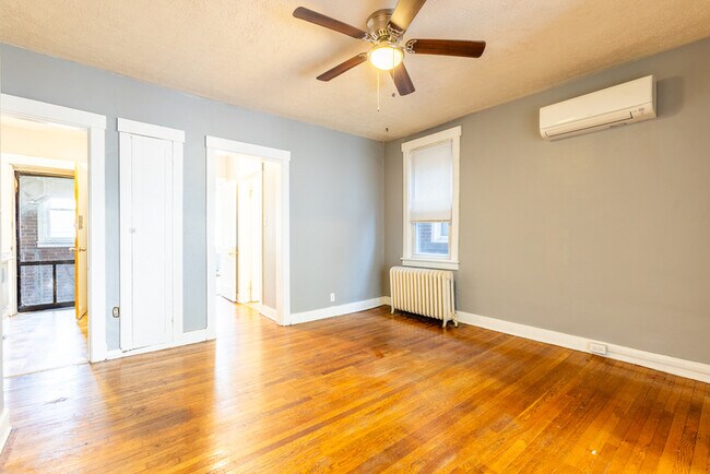 Foto del edificio - 1207 Kelton Ave