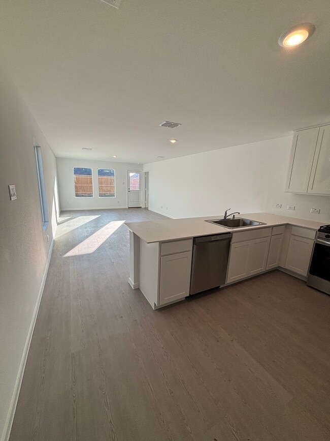 Foto del edificio - 15004 Rangeland Rd