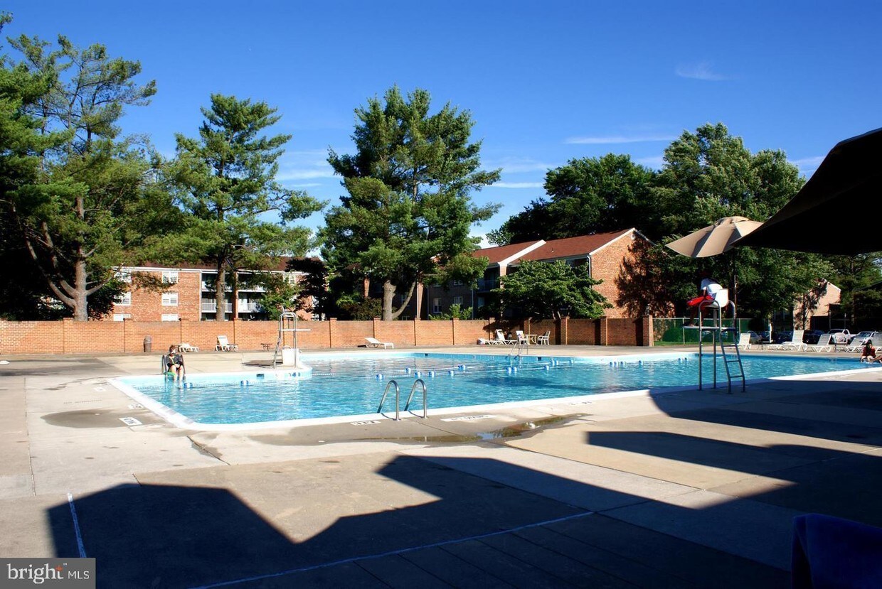 774 Quince Orchard Blvd Unit 101, Gaithersburg, MD 20878 Condo for