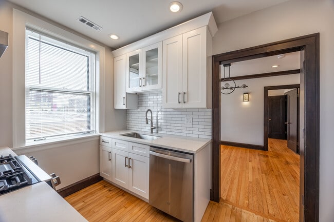 Building Photo - 6409 N Talman Ave