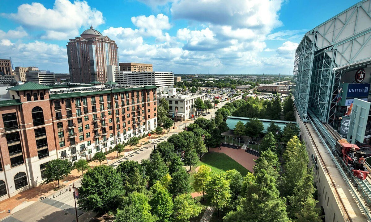 Foto del edificio - 500 Crawford St