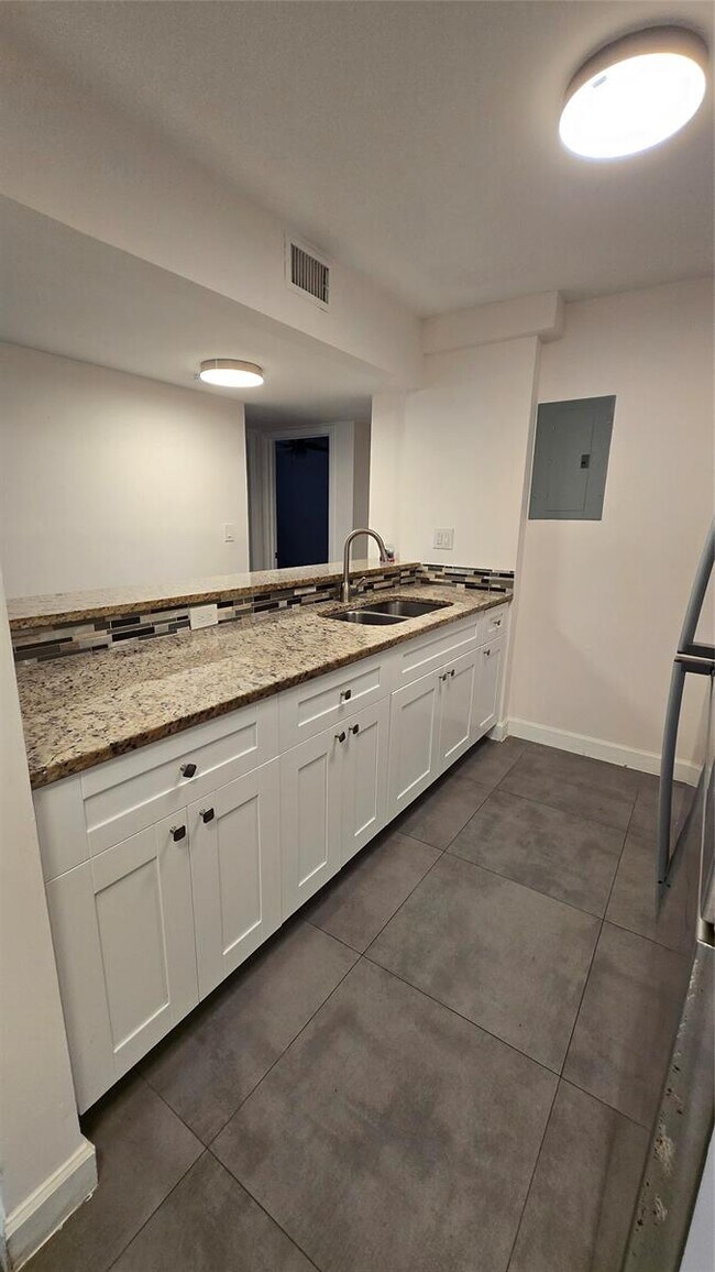 Foto del edificio - 13390 NE 7th Ave