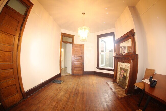 Building Photo - 2333 S Lawndale Ave