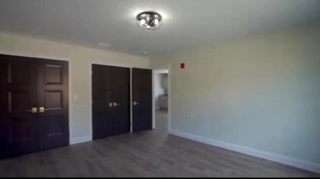 Foto del edificio - 1047 W County St