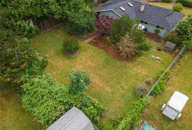 Fully fenced back yard - 1319 Gemini St SE