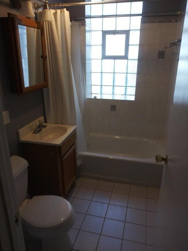Foto del edificio - 4459 N Troy St