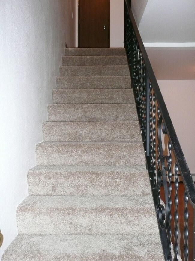 Foto del edificio - South Anchorage Great Two Story 2bed with W/D