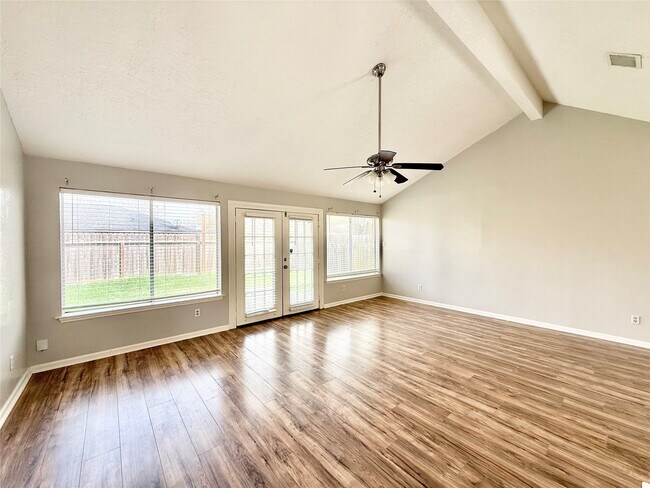 Foto del edificio - 12018 Swan Creek Dr