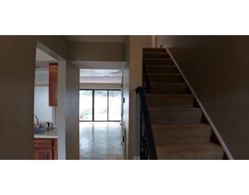 Building Photo - 403 Windsor Dr N