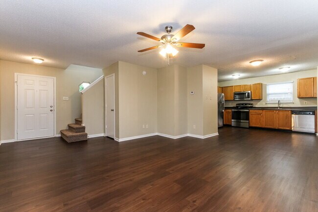 Foto del edificio - 6852 Youngberry Dr