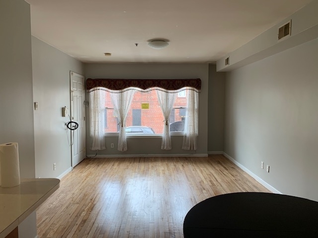 Primary Photo - 424 6th St