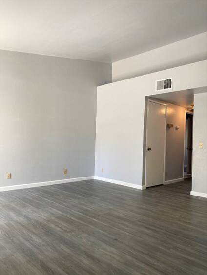 Building Photo - 74800 Sheryl Ave